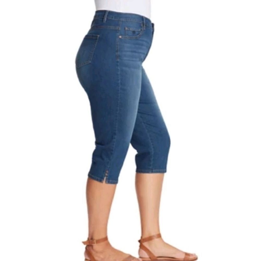 Gloria Vanderbilt Slimming Effect Capri Denim Blue Jean Pants #7 - Picture 10 of 10